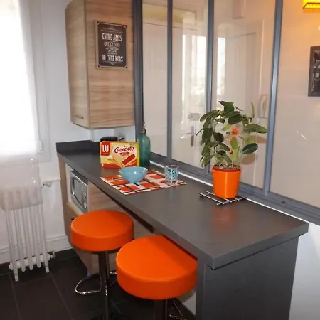 Апартаменты Confort Avec Loggia, Parking Et Garage - Proche Gare Et Centre Historique - Fr-1-742-389 Орийак