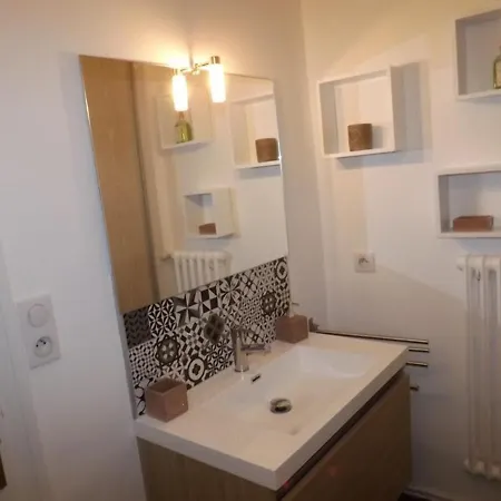 Апартаменты Confort Avec Loggia, Parking Et Garage - Proche Gare Et Centre Historique - Fr-1-742-389 Орийак